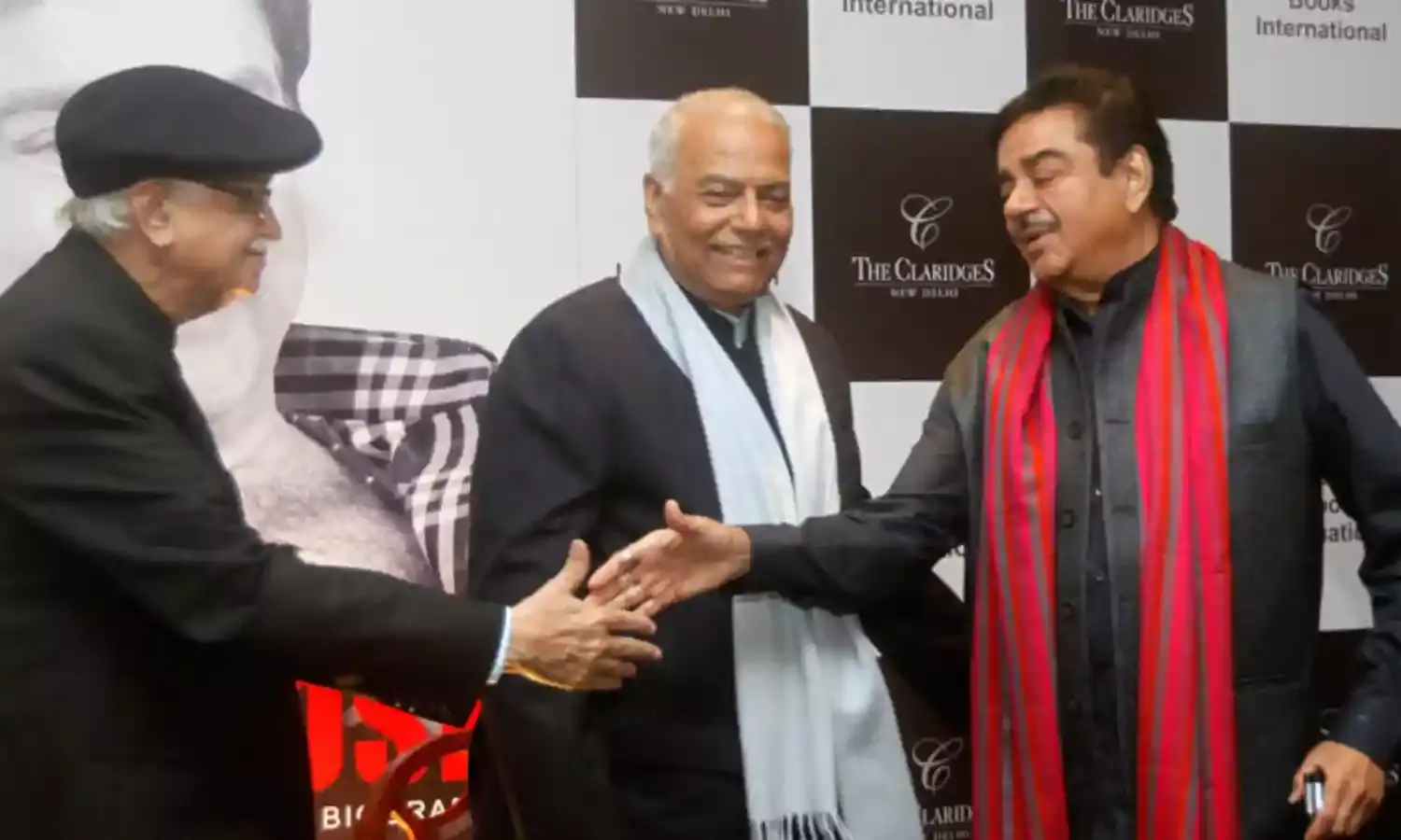 BJP In Turmoil Over Advani, Joshi But Shatrughan Sinha Refuses to Bite the Dust, Prepares to Join Congress BJP In Turmoil Over Advani, Joshi But Shatrughan Sinha Refuses to Bite the Dust, Prepares to Join Congress