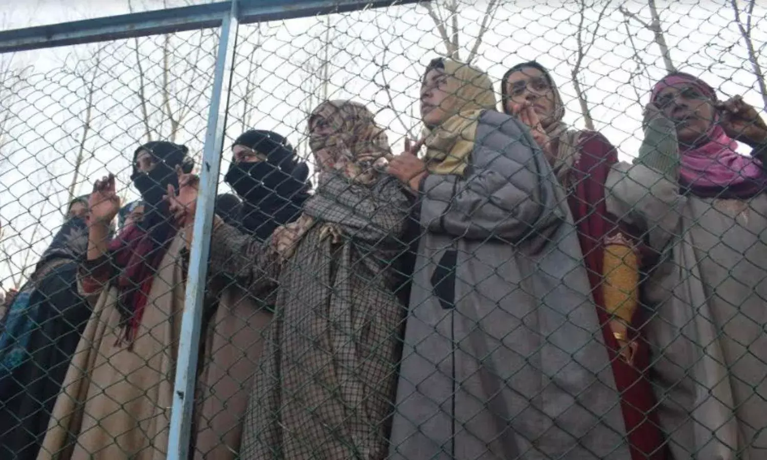 Kashmir in Last 24 Hours: JKLF Banned, Minor Killed in Encounter