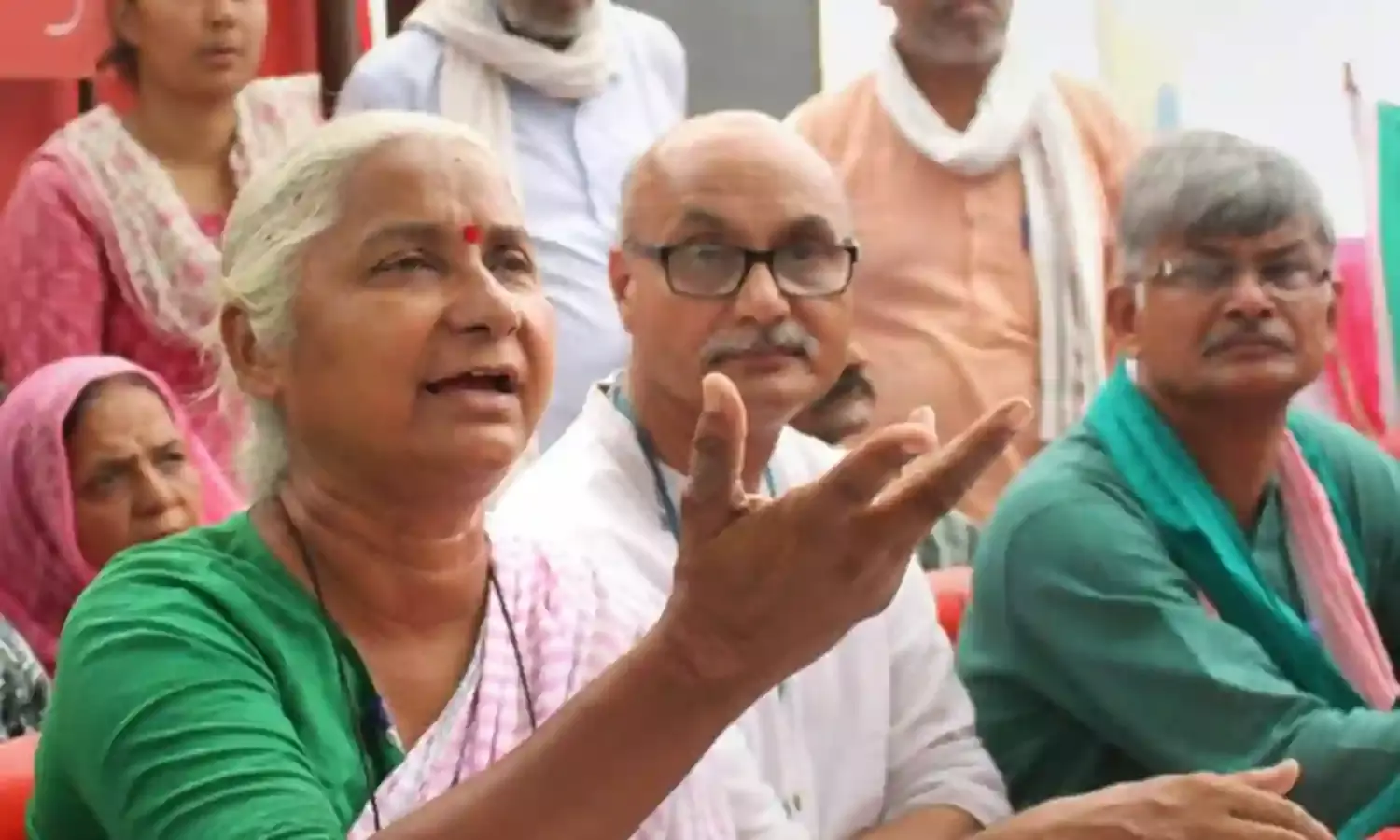 मेधा पाटकर के मुकदमे में खादी आयोग के मुखिया सक्सेना पर जुर्माना