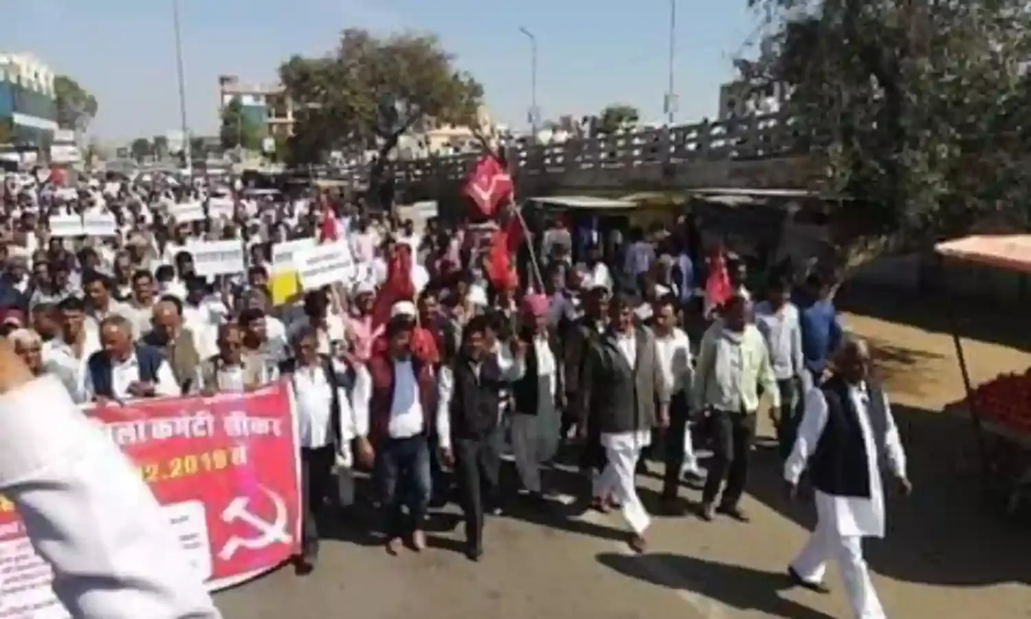 सीकर के प्याज उत्पादक किसानों का आंदोलन अब निर्णायक मोड़ पर