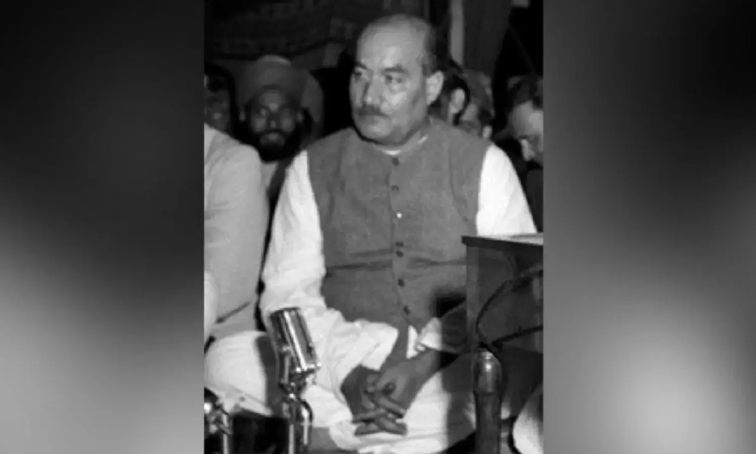 क्या इमरान खान जानते हैं कि उन्होंने जोश मलीहाबादी के मशविरे का पालन किया है?