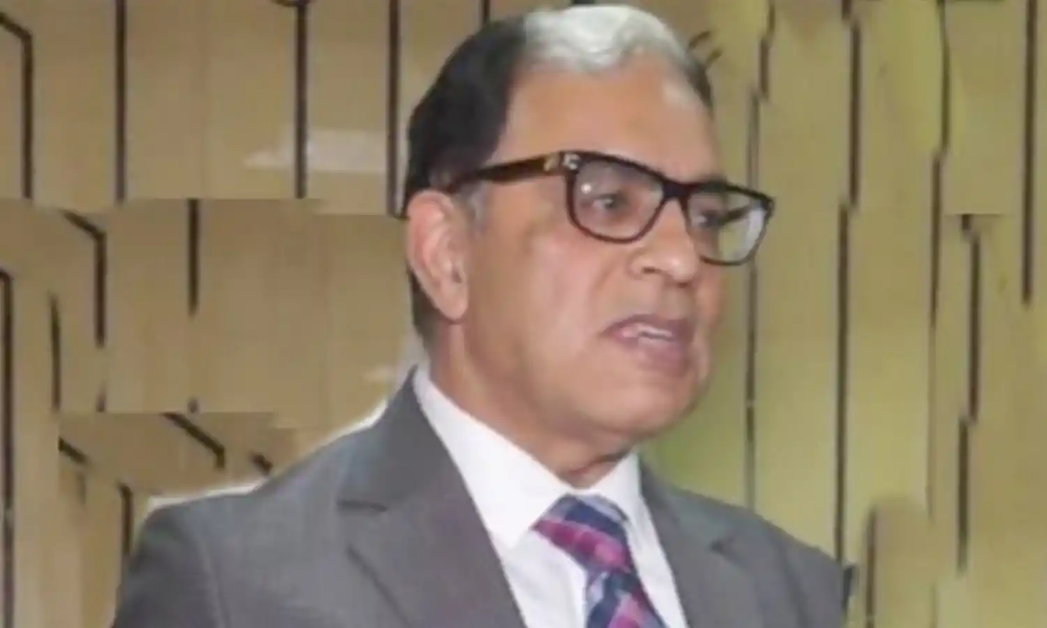 मुख्य न्यायाधीश के बाद, न्यायमूर्ति सीकरी भी सीबीआई निदेशक मामले की सुनवाई से अलग मुख्य न्यायाधीश के बाद, न्यायमूर्ति सीकरी भी सीबीआई निदेशक मामले की सुनवाई से अलग