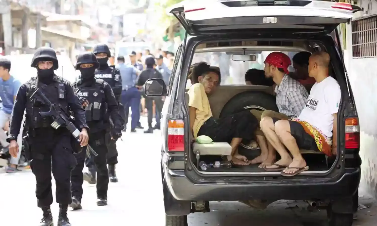 After Praising Dutertes Brutal War Against Drugs, Lankan President Backs Off