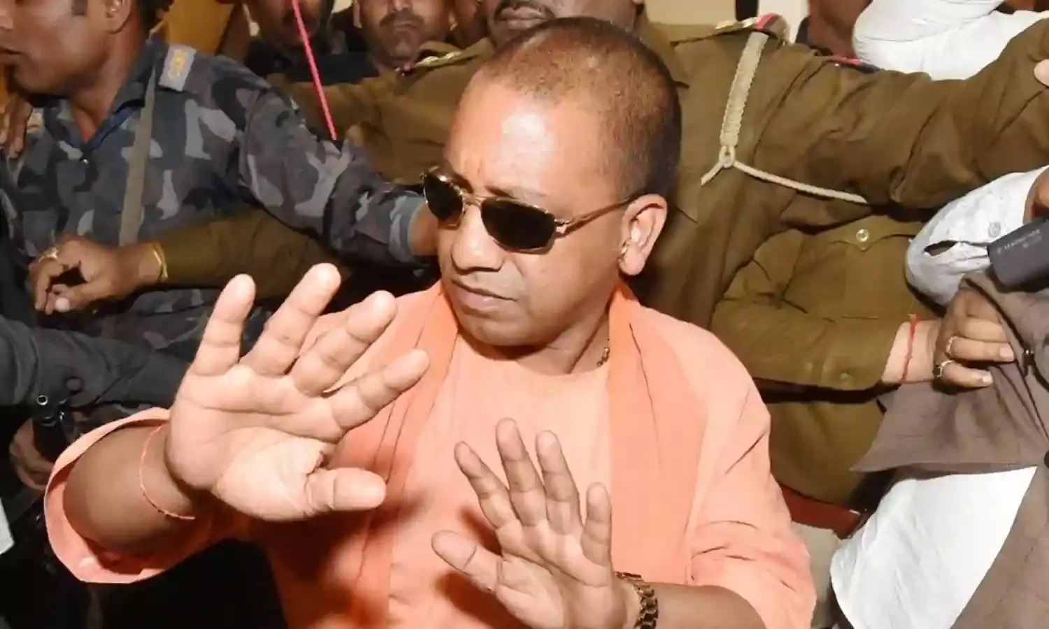 उत्तर प्रदेश के मुठभेड़ों को गंभीरता से लिया जायेगा : सर्वोच्च न्यायालय उत्तर प्रदेश के मुठभेड़ों को गंभीरता से लिया जायेगा : सर्वोच्च न्यायालय