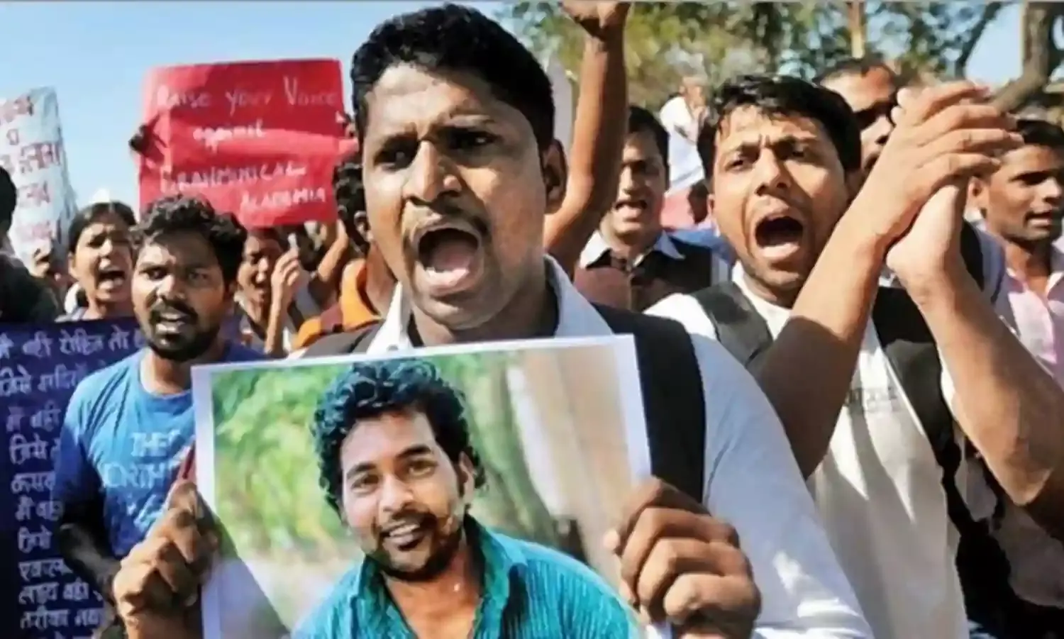 हैदराबाद विश्वविद्यालय में एक बार फिर दलित छात्रों का आक्रोश