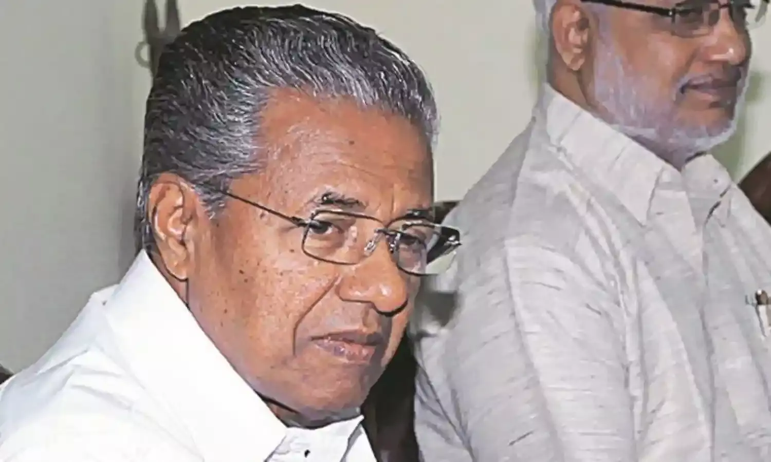 भाजपा का पिनराई विजयन पर जातिवादी टिप्पणी !