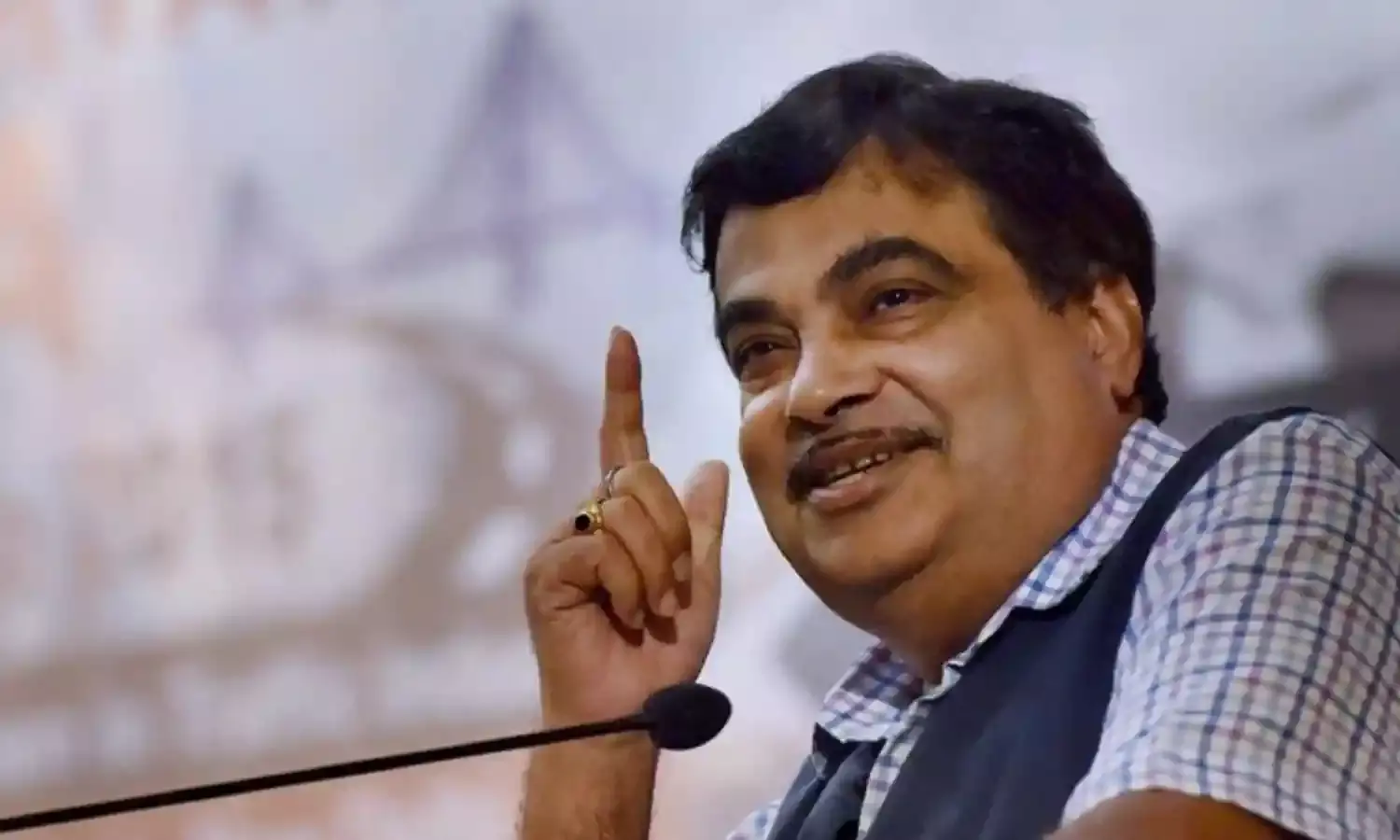 प्रशासन सो रहा है, संत गोपालदास लापता हैं