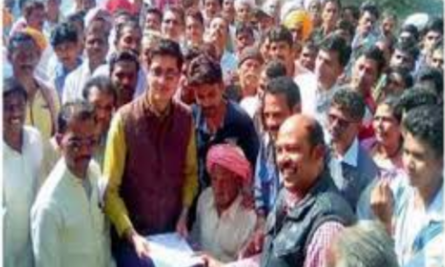 संगीनों के साए में पुनर्वास की जनसुनवाई