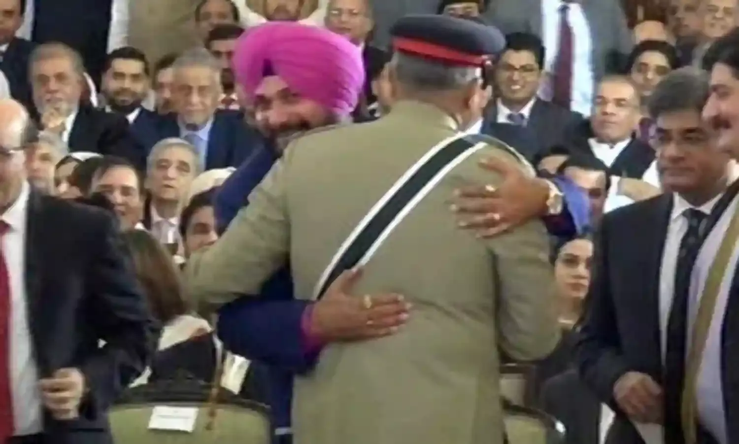 The Man of the Kartarpur Moment: Sidhu Puts CM, BJP and Akalis in a Bind The Man of the Kartarpur Moment: Sidhu Puts CM, BJP and Akalis in a Bind