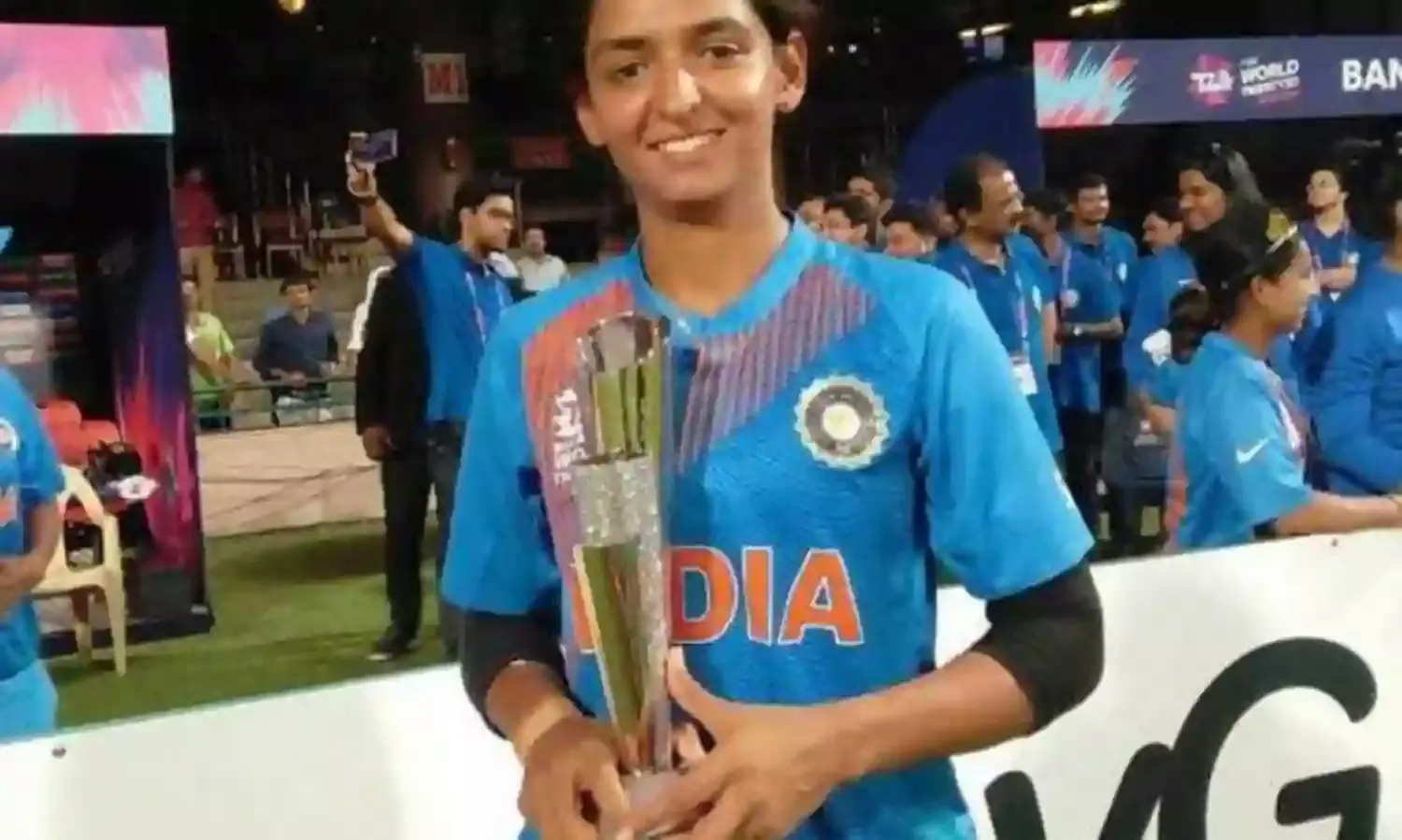Harmanpreet Kaur Redefines Women’s Cricket Once Again Harmanpreet Kaur Redefines Women’s Cricket Once Again