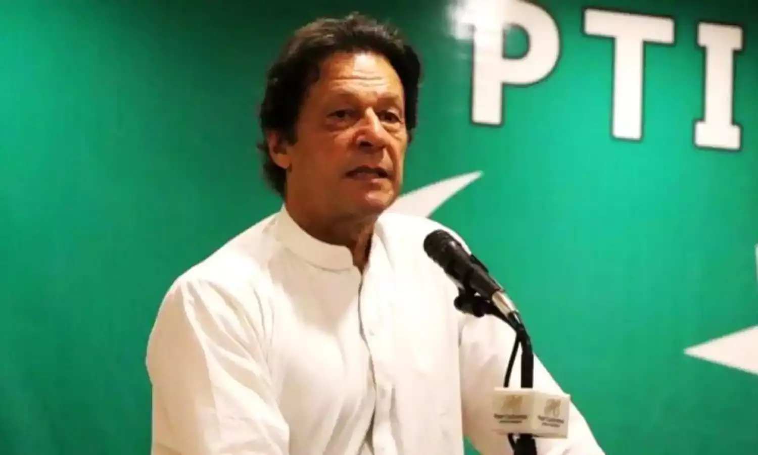 Bid for an IMF Bailout Puts Imran Khan in a Cleft Stick