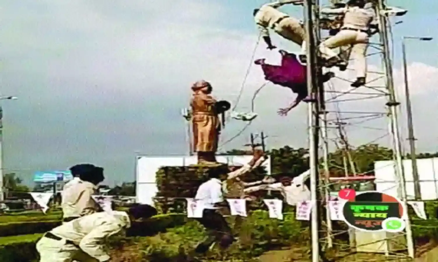 Bhopal Police Attack: ASHA Workers Demanding Minimum Wage Detained Illegally