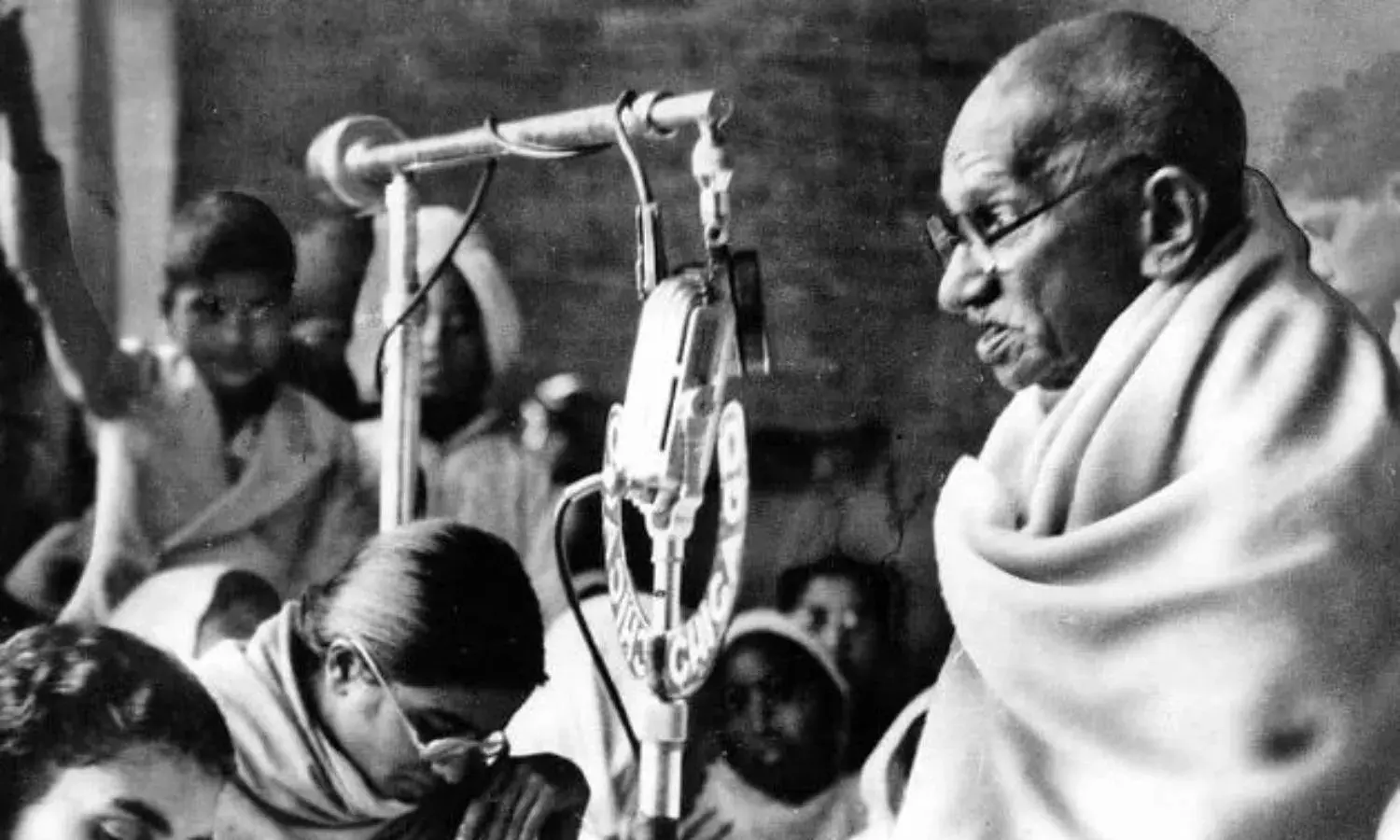 For Gandhi, Poverty and Communalism Were the Enemies of India For Gandhi, Poverty and Communalism Were the Enemies of India