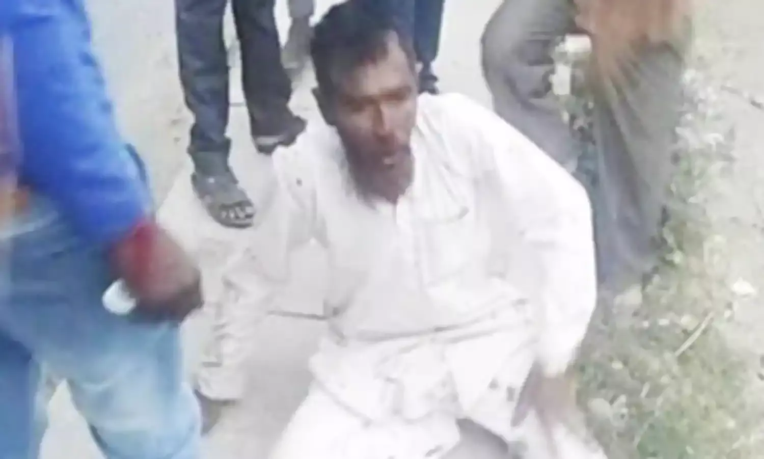 पहलू खान मामले में अदालत जाते समय अजमत खान पर हमला