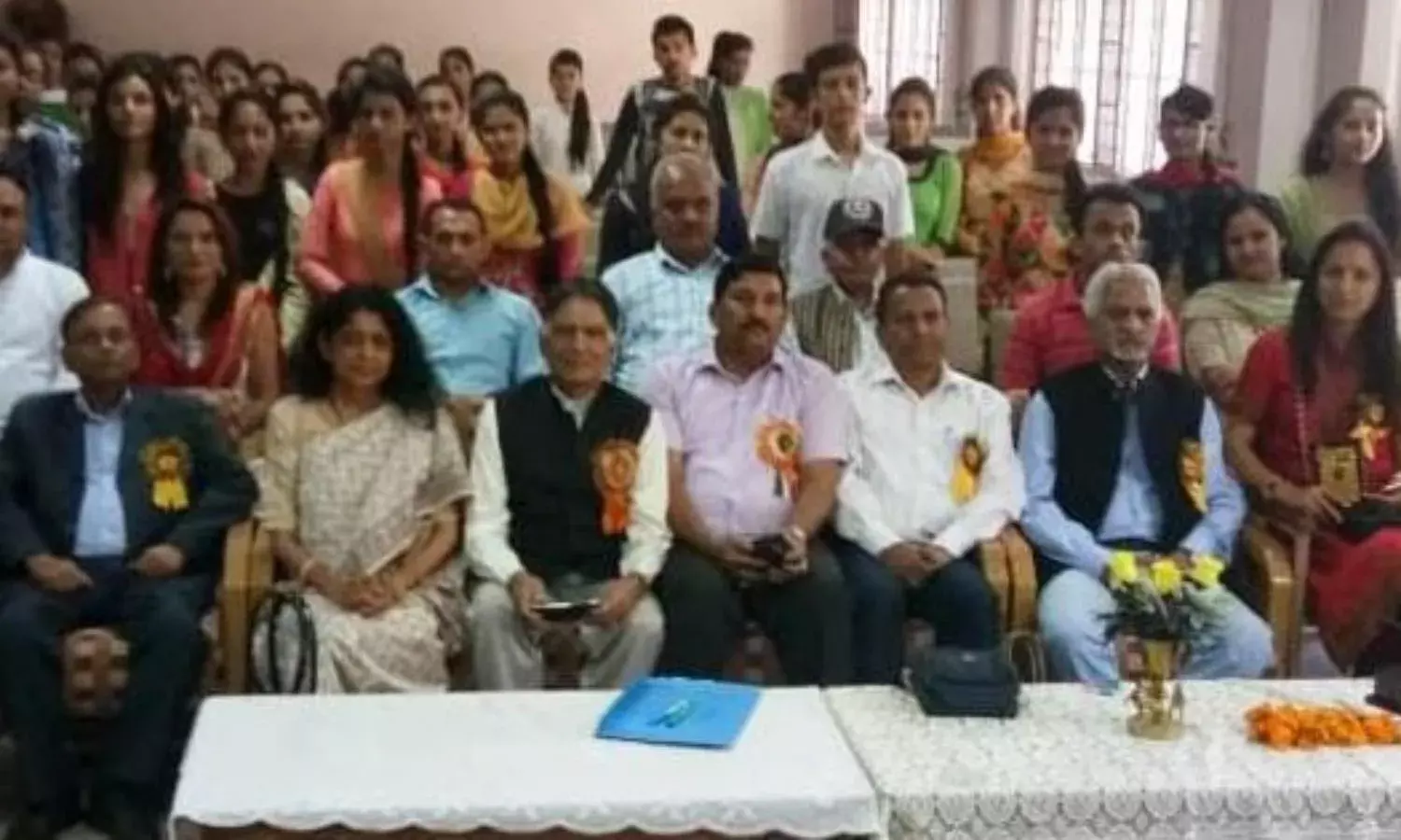 बाबा भलखू के झाझा गांव तक की लेखकीय यात्राएं बाबा भलखू के झाझा गांव तक की लेखकीय यात्राएं