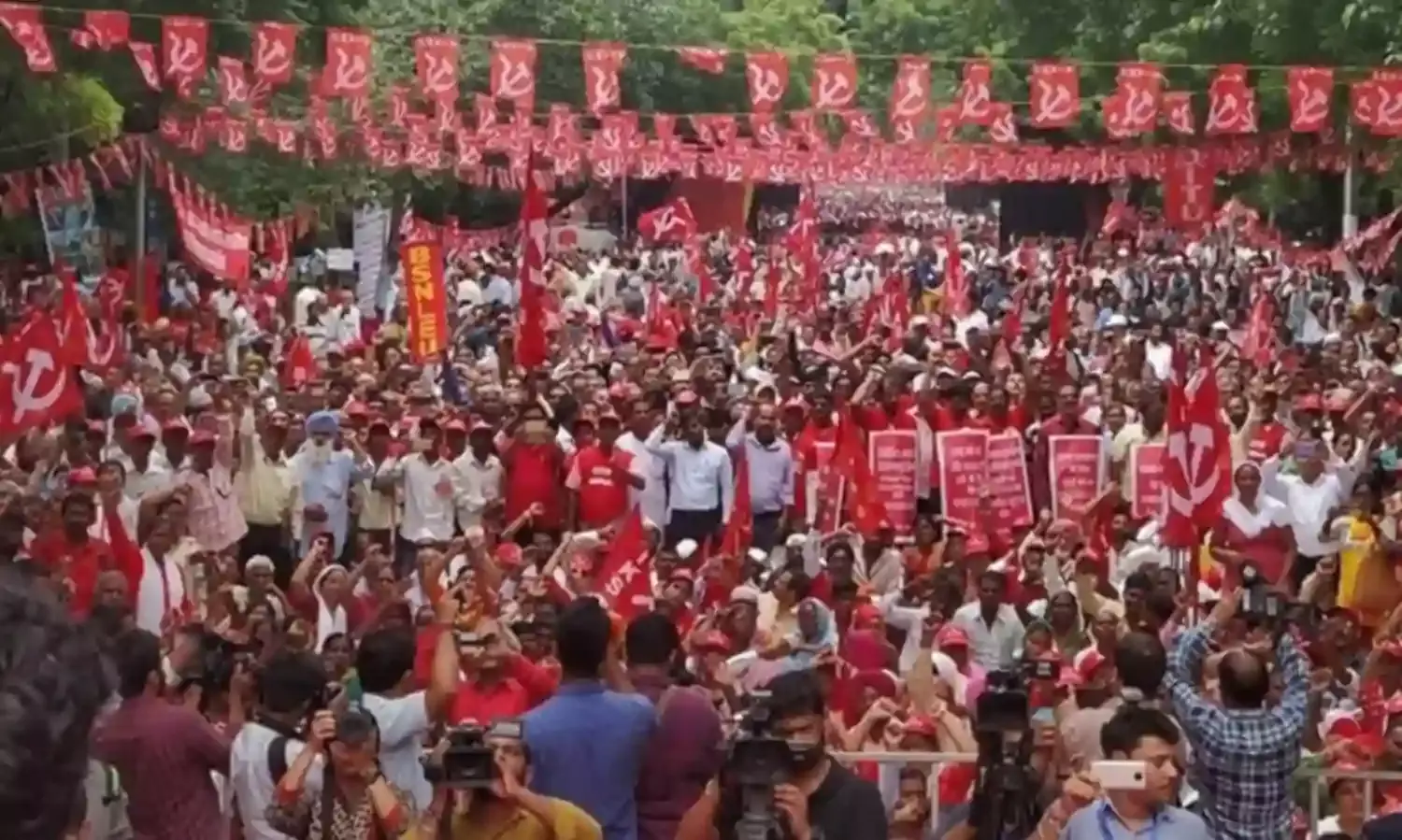 Workers and Farmers Paint Delhi Red