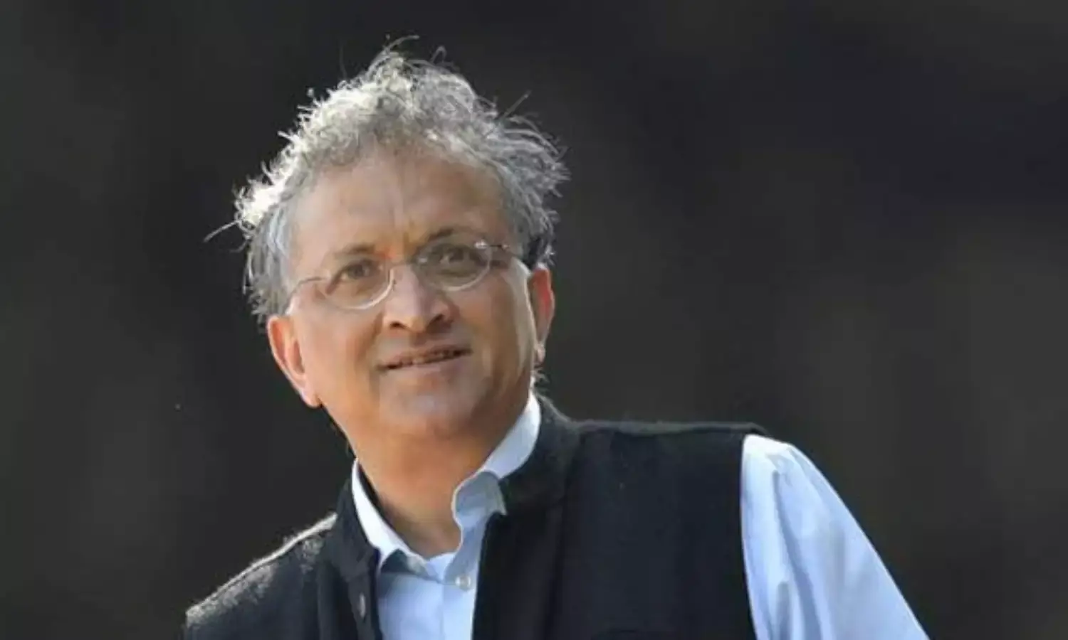 “आदिवासियों के लिए लड़नेवाले लोगों को फंसाने की चाल है ये गिरफ्तारियां” : रामचंद्र गुहा