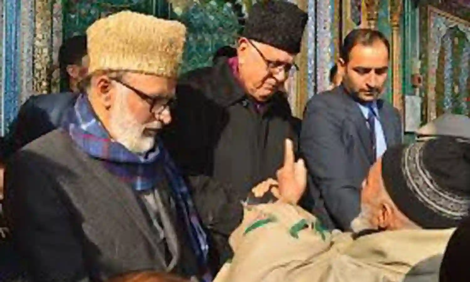 कश्मीर में फारूक अब्दुल्ला के खिलाफ नारेबाजी