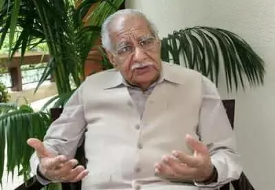 Kuldip Nayar, Up, Close and Totally  Personal