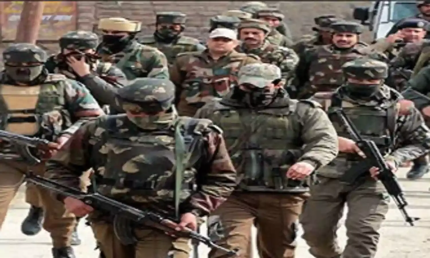 सेना और दहशतगर्दों के बीच जंग