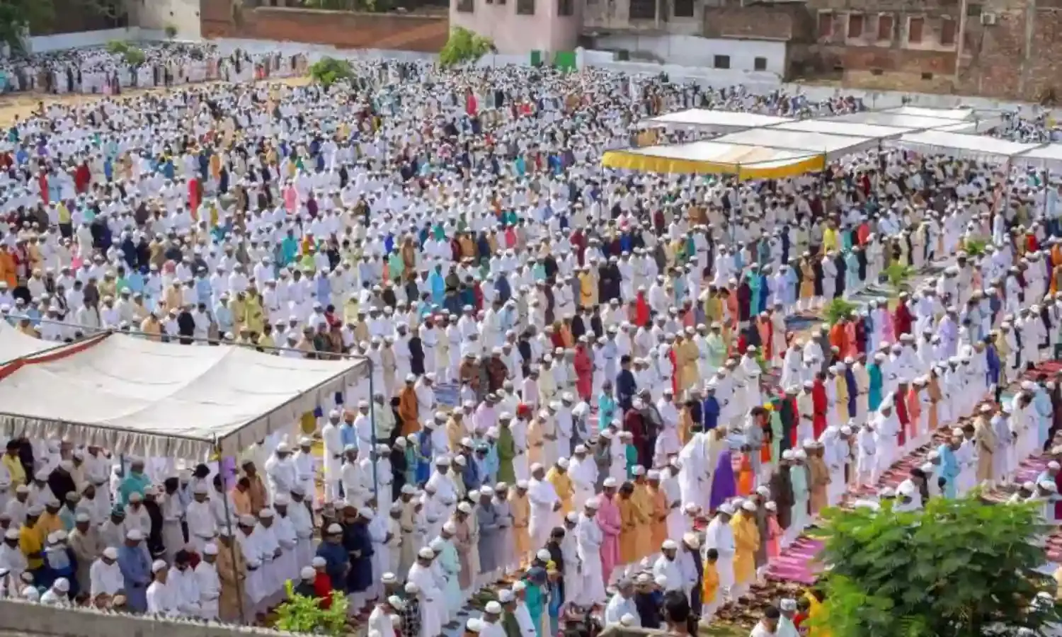 चांद दिखने मात्र की शहादत को लेकर भारतीय मुस्लिम धार्मिक नेता किधर जा रहे है चांद दिखने मात्र की शहादत को लेकर भारतीय मुस्लिम धार्मिक नेता किधर जा रहे है