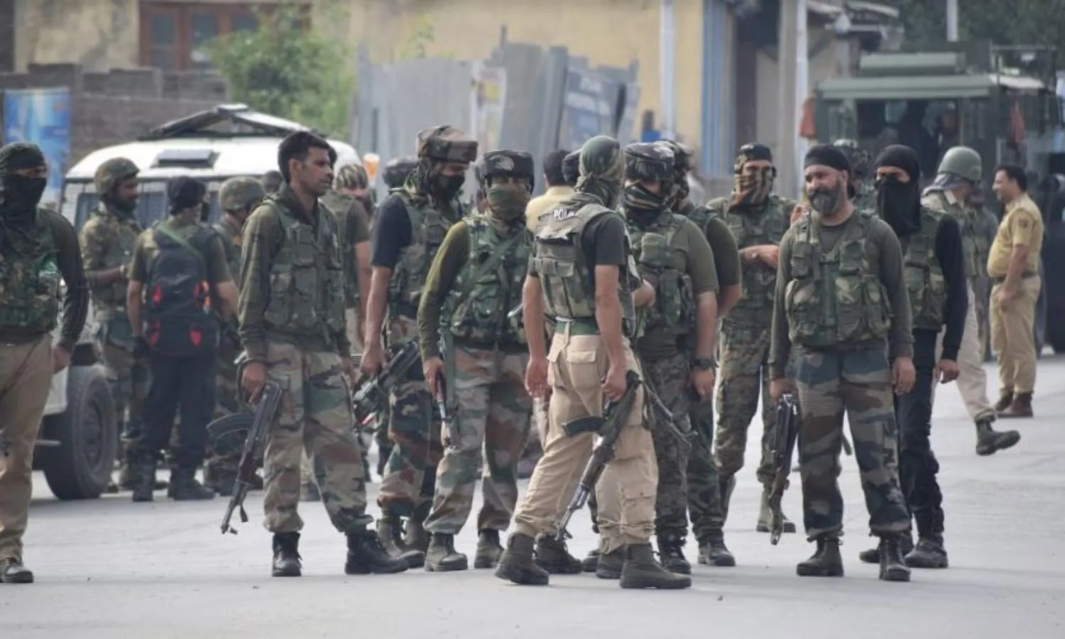 Srinagar Sunday Shootout Leaves A Policeman Dead, Militants Escape