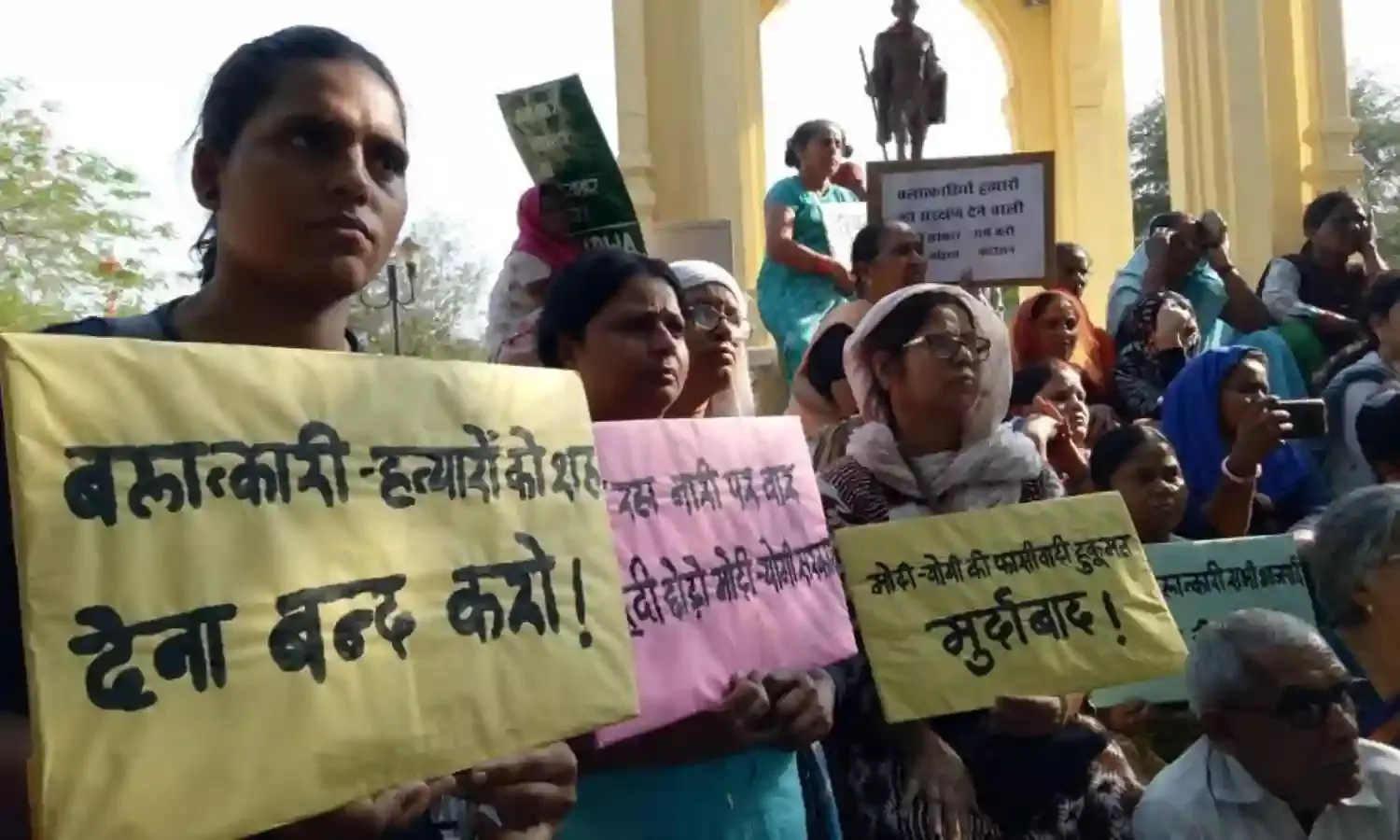 उत्तर प्रदेश में बेटियों के खिलाफ धर्मस्थलों का यह इस्तेमाल!