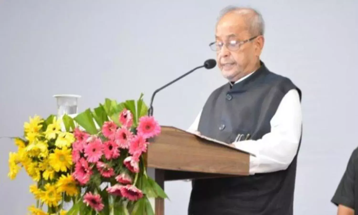 संघ मुख्यालय में प्रणव मुखर्जी