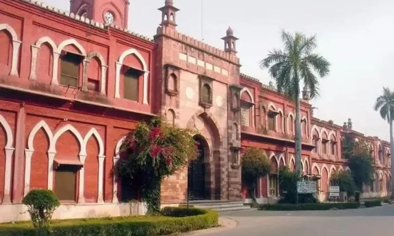 AMU: Inheritor Not of Colonial Rule and Partition But of a Modernist and Reformist Legacy AMU: Inheritor Not of Colonial Rule and Partition But of a Modernist and Reformist Legacy