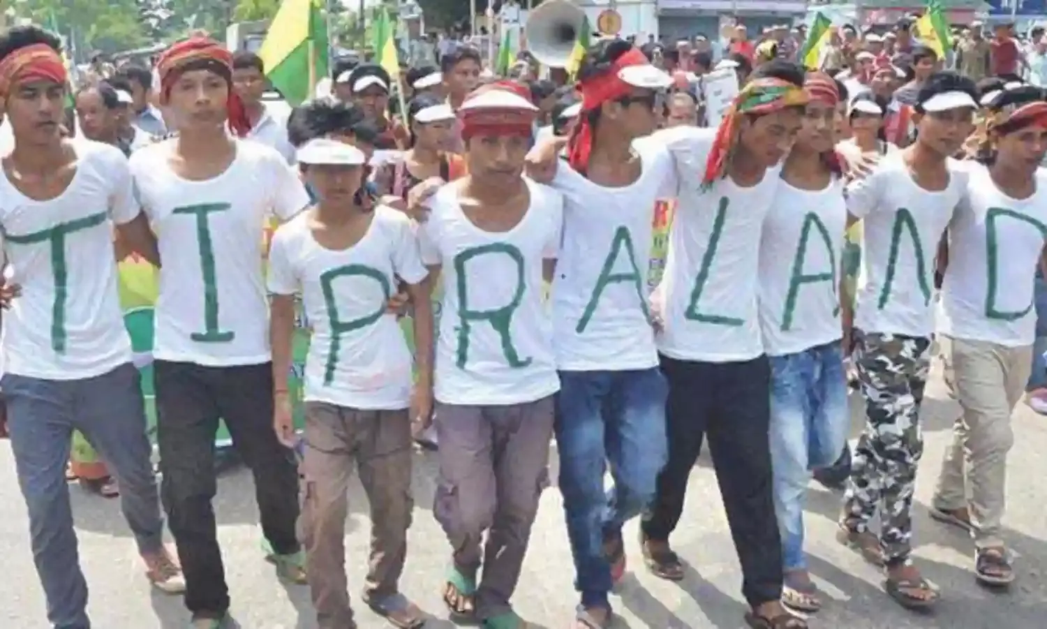 त्रिपुरा का आतंक : भीड़ ने घर में घुसकर की महिला छात्र नेता की पिटाई