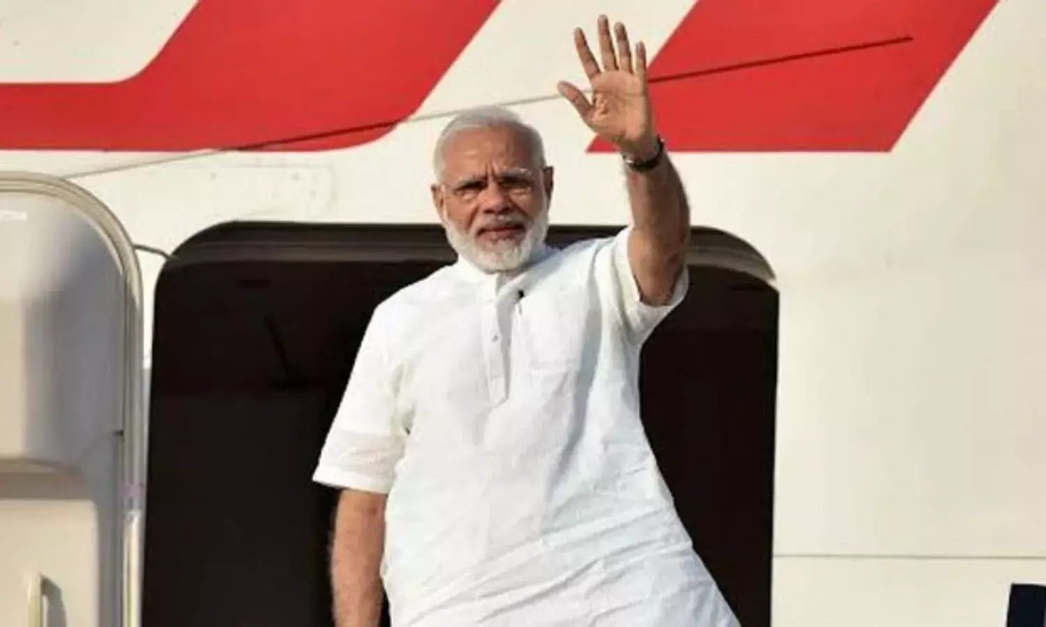 विदेश नीति को भी नहीं बख्श रहे!