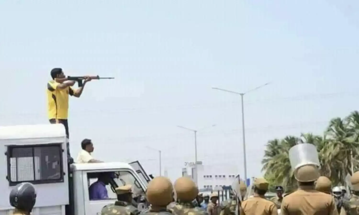 State On Hunting Spree: Anger Mounts In TN After Cops In Civies Shoot Anti-Sterlite Protesters State On Hunting Spree: Anger Mounts In TN After Cops In Civies Shoot Anti-Sterlite Protesters