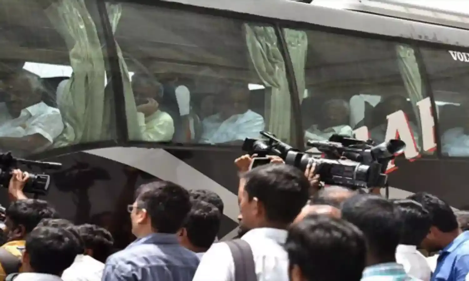 To Resort or Not to Resort To Resort or Not to Resort