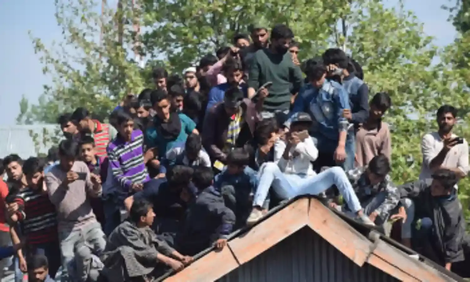 मारा गया “बचाव अभियान” में शामिल कश्मीरी किशोर