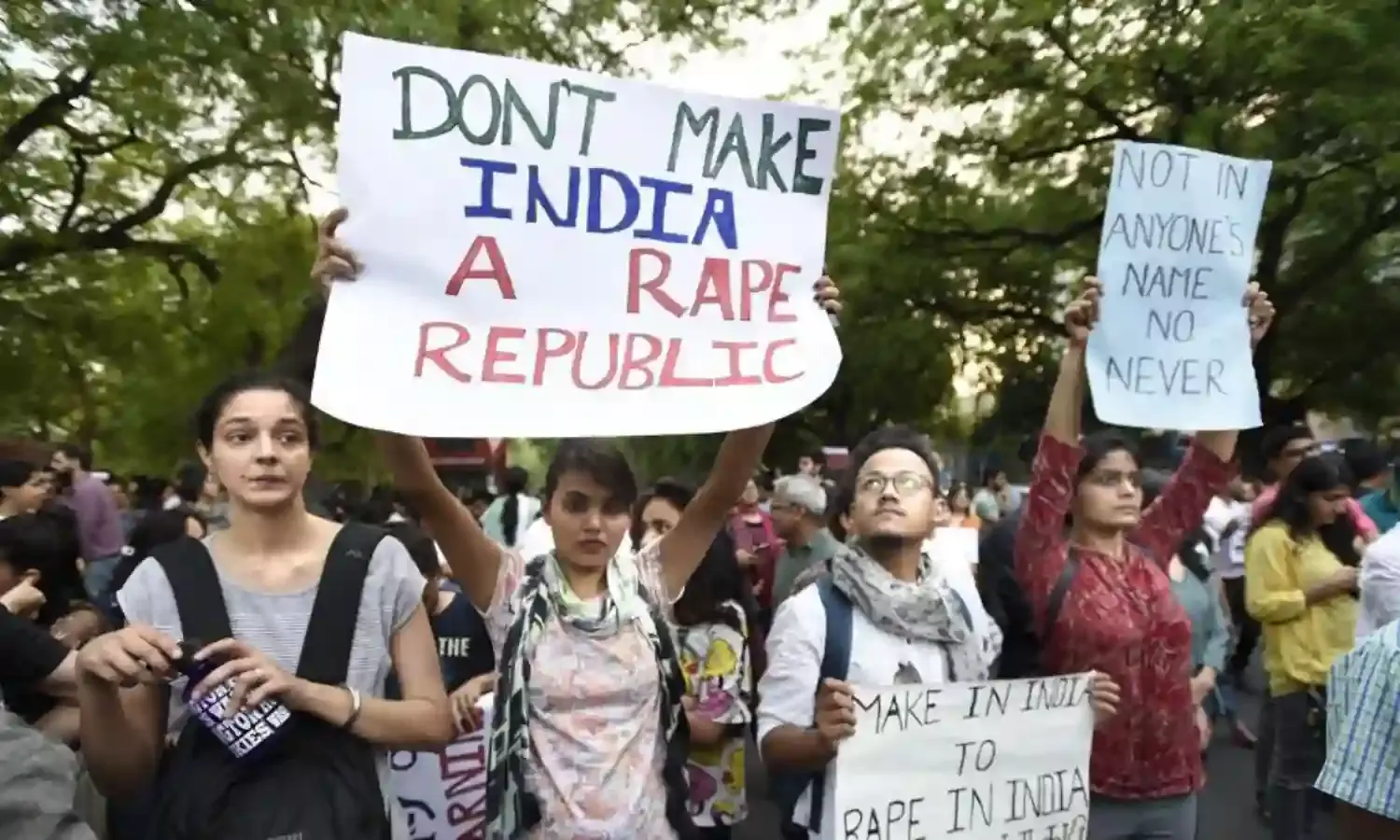 जब पुलिस, राजनेता और पुजारी बलात्कार के मामले में एक - दूसरे का सहयोग करें !