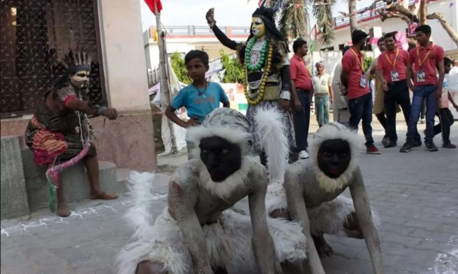 बहुरुपिया : अपने पे हंस कर जग को हंसाया