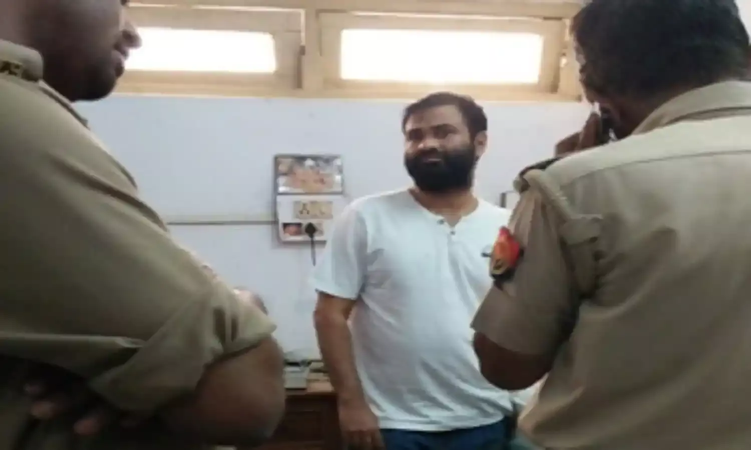 8 Months No Bail: Dr Kafeel Khans Health Deteriorates, Wife Rushes to Delhi in Search of Justice 8 Months No Bail: Dr Kafeel Khans Health Deteriorates, Wife Rushes to Delhi in Search of Justice