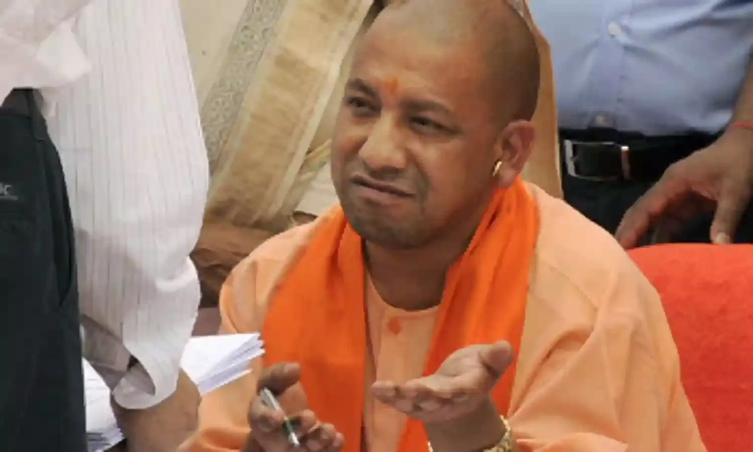 15 हजार करोड़ का ठेका उन्ही कंपनियों को जिन पर योगी सरकार ने सवाल उठाया था 15 हजार करोड़ का ठेका उन्ही कंपनियों को जिन पर योगी सरकार ने सवाल उठाया था