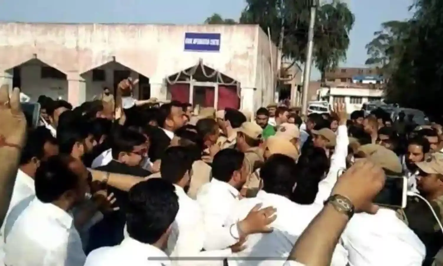 Kathua Rape: Congress Denounces Lawyers for Polarising State