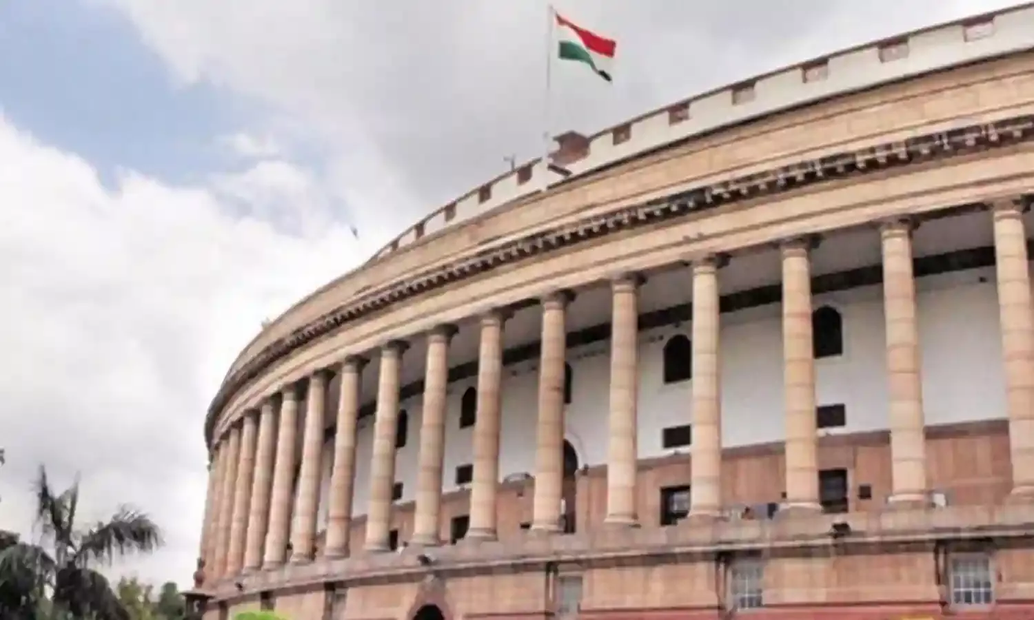 घट रही है राज्यसभा के लिए गरीब और शरीफ उम्मीदवारों की पूछ