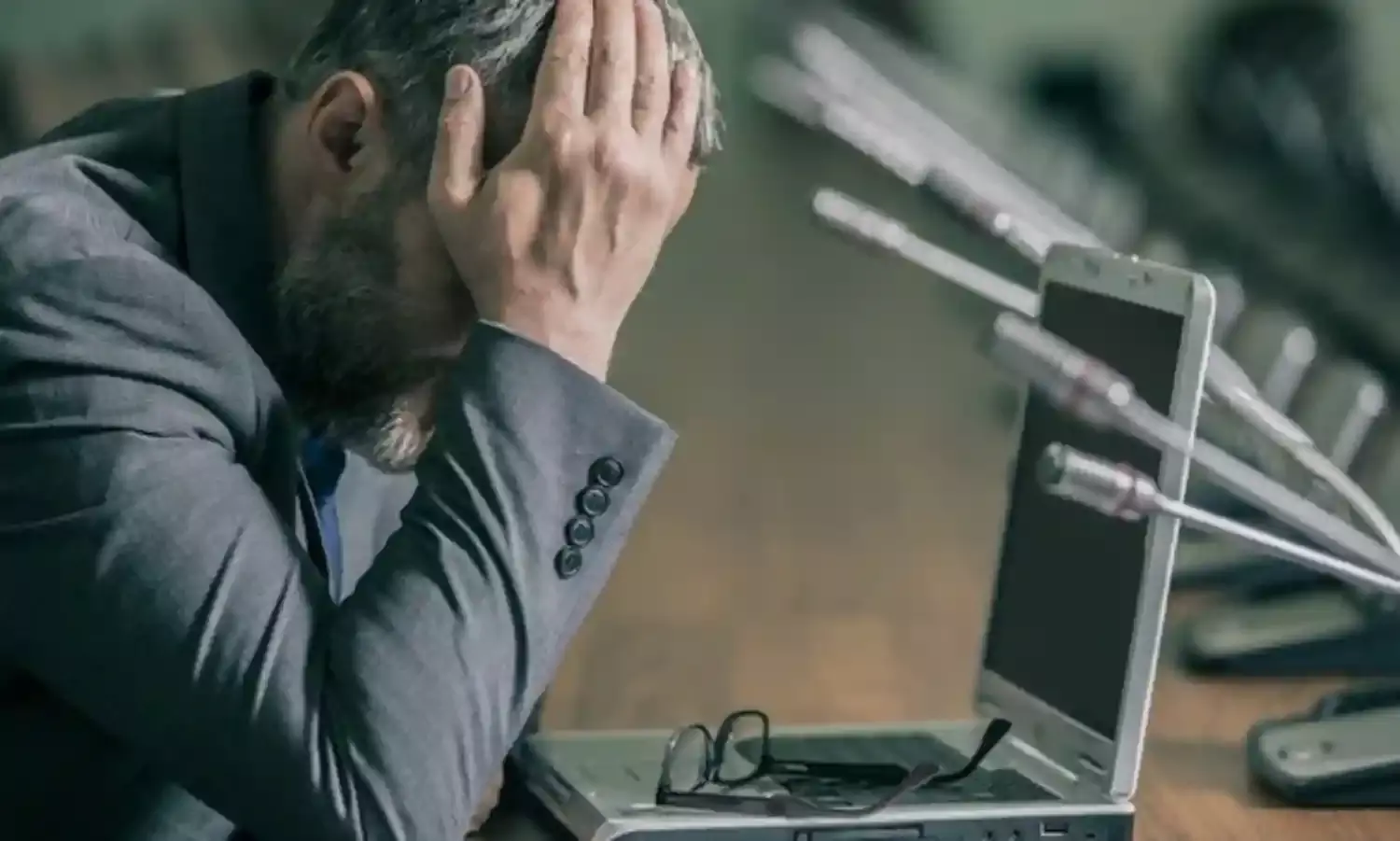 युवाओं को बीमार बनाने वाली कंपनियों पर लगे लगाम युवाओं को बीमार बनाने वाली कंपनियों पर लगे लगाम