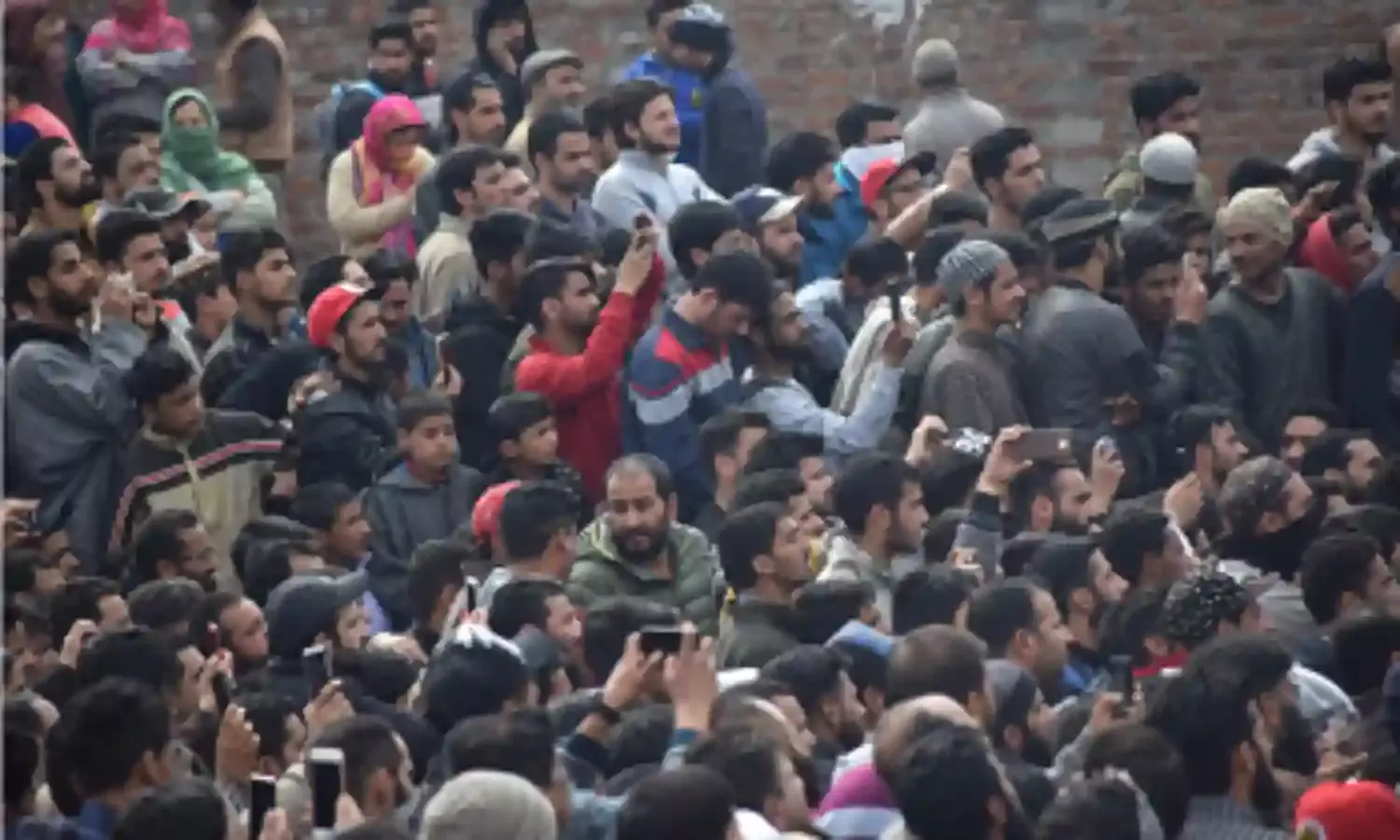 कश्मीर घाटी एक बार फिर सरकारी जकड़बंदी का शिकार