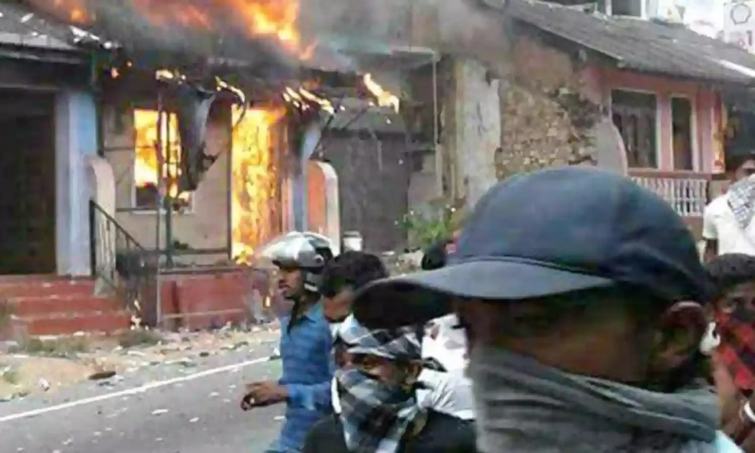 Communalism in Colombo Result of Cynical Politics of Past Decade Communalism in Colombo Result of Cynical Politics of Past Decade