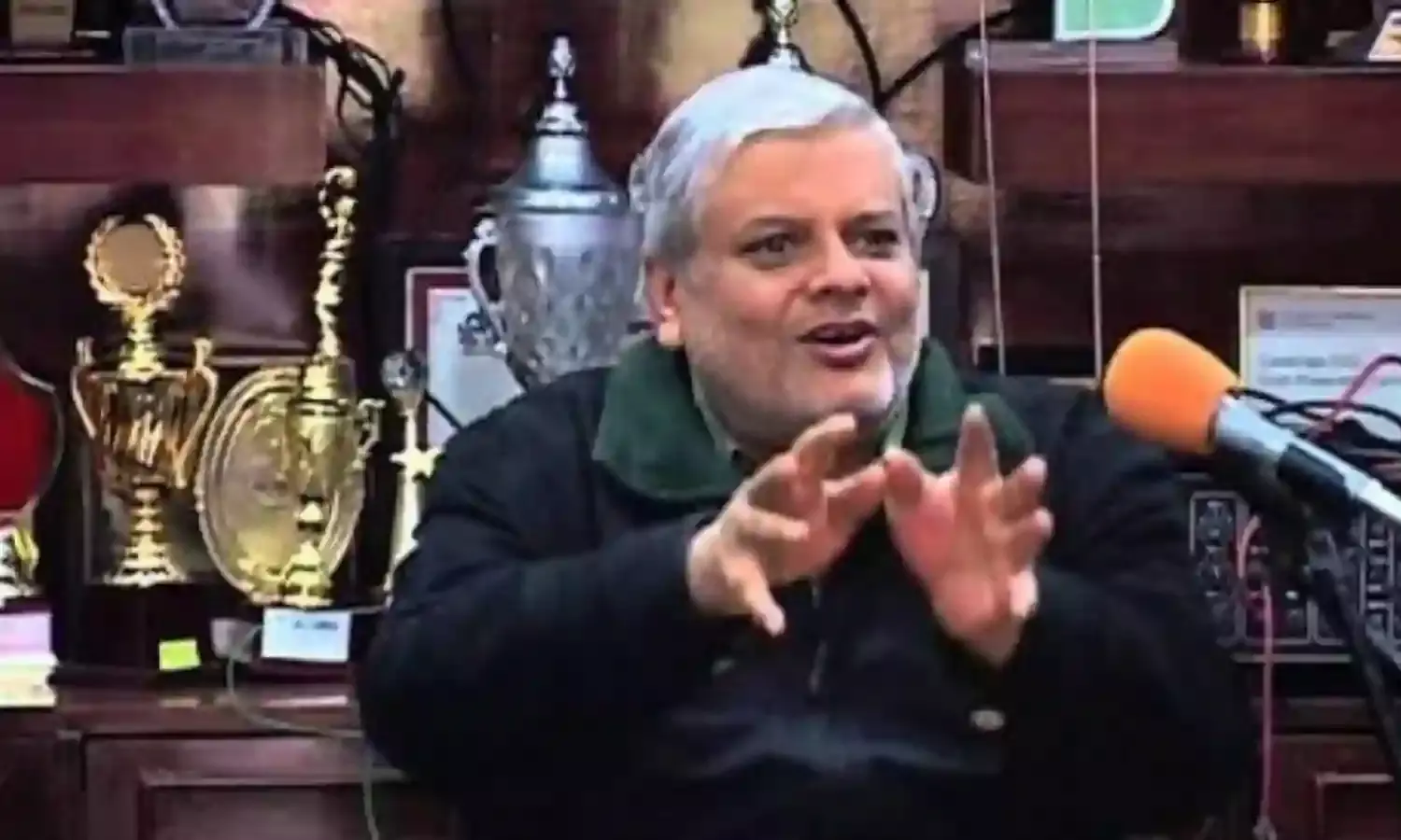 RIP Neelabh Mishra: We Are All In The Gutter But Some of Us Are Looking at the Stars RIP Neelabh Mishra: We Are All In The Gutter But Some of Us Are Looking at the Stars