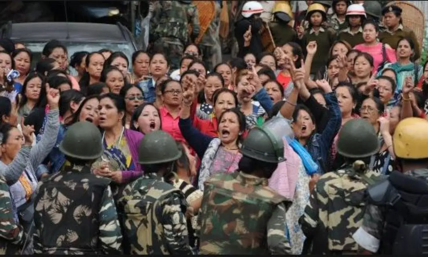 अरुणाचल में थाने पर हमला कर भीड़ ने दो आरोपियों को पत्थरों से मारा