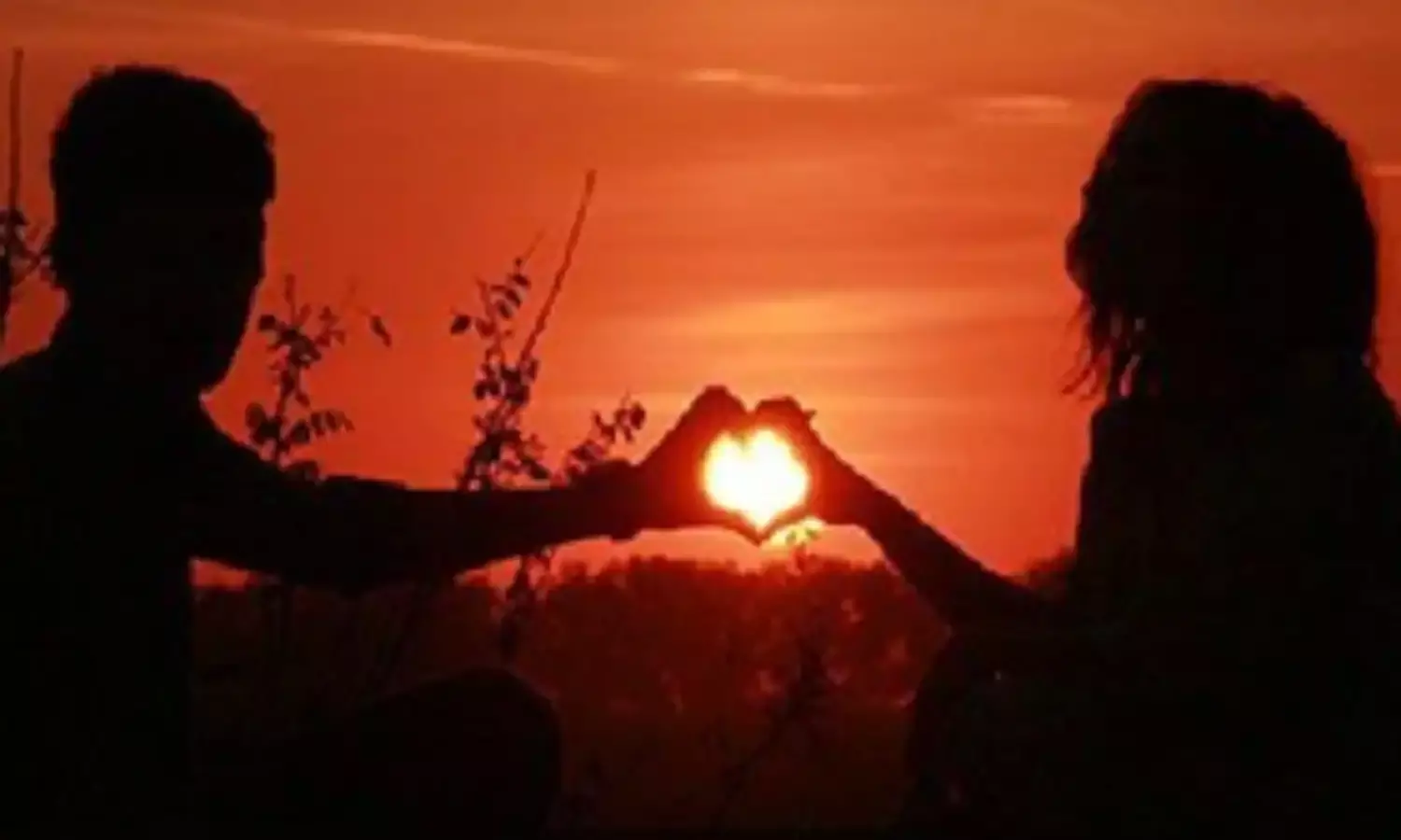 जब प्यार करे कोई तो देखे केवल मन