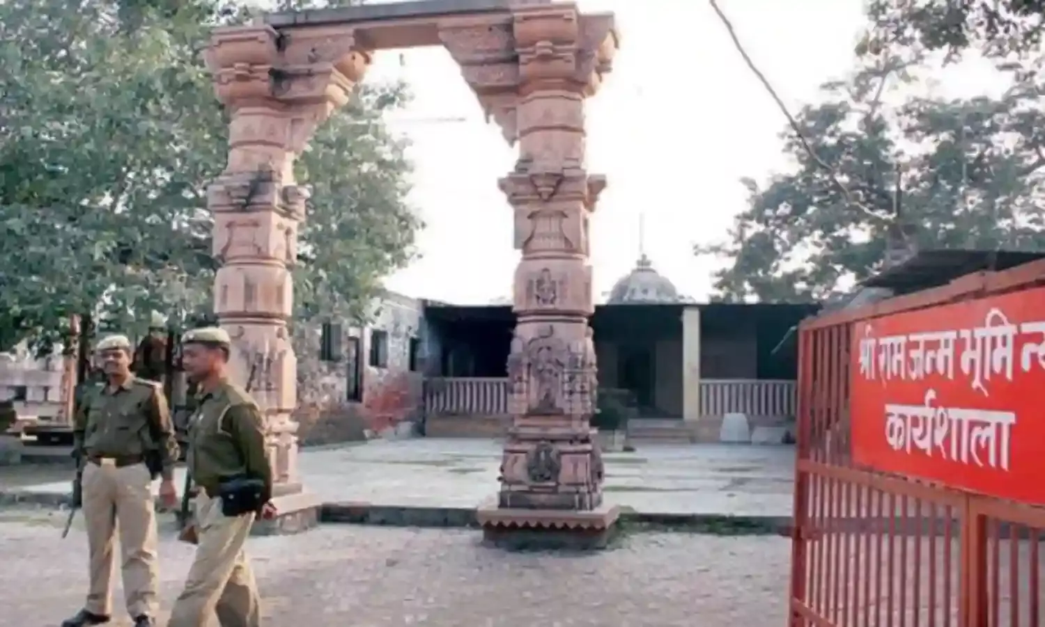 यूपी में एक वरिष्ठ पुलिस अधिकारी ने राम मंदिर के निर्माण की ली सौगंध