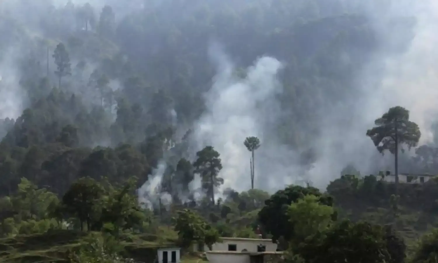 War Like Situation Along LoC: Schools Closed, Hospitals on High Alert War Like Situation Along LoC: Schools Closed, Hospitals on High Alert