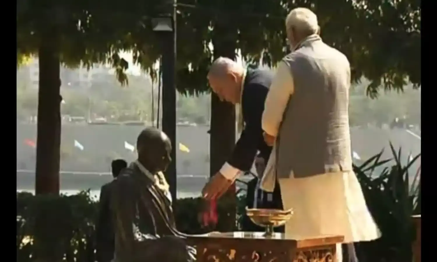 Bibi And PM Modi Pay Tribute To Gandhi In Gujarat, But Heres What Gandhi Had To Say About The Israel-Palestine Conflict