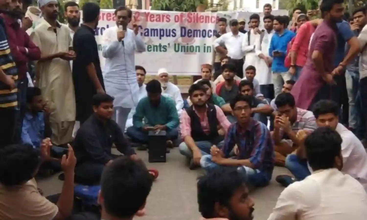 जामिया प्रशासन को छात्र संघ का चुनाव कराने की कानूनी राय मिली